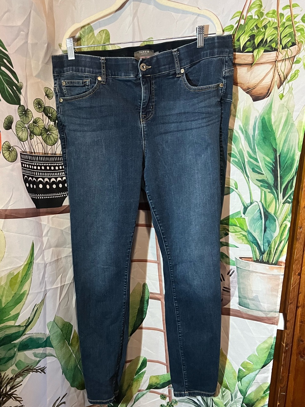 Torrid Size 18R Bombshell Skinny Jeans in Dark Wash💖🙌